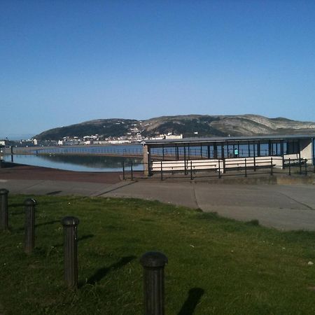 Glascoed Guest House Llandudno Bagian luar foto